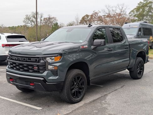 Used 2025 Chevrolet Silverado 1500 Custom Trail Boss AWD/4WD image 5