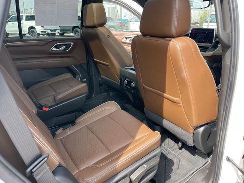 Used 2021 Chevrolet Tahoe High Country w/ Premium Package image 17