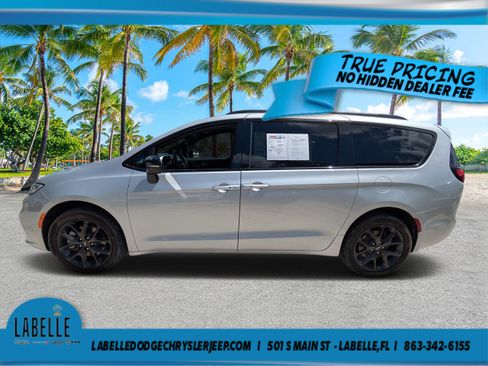 Used 2024 Chrysler Pacifica Limited w/ S Appearance Package AWD/4WD image 6