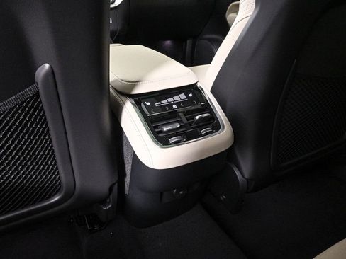 New 2025 Volvo XC90 B6 Core w/ Climate Package image 16