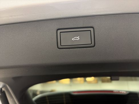 New 2026 Volkswagen Tiguan SE image 28