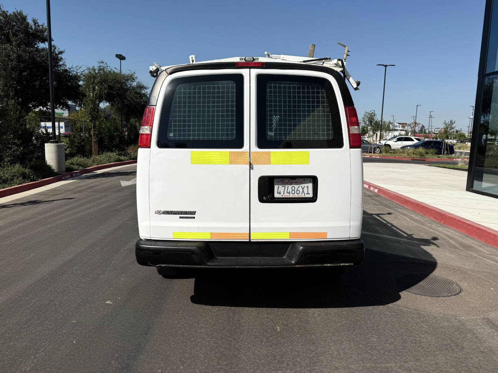 Used 2016 Chevrolet Express 2500 RWD image 8