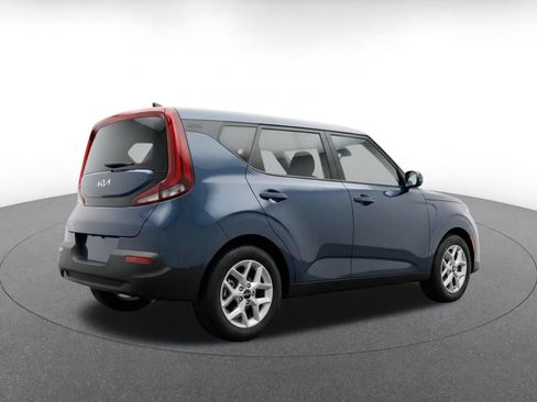 Used 2025 Kia Soul LX w/ LX Technology Package FWD image 5