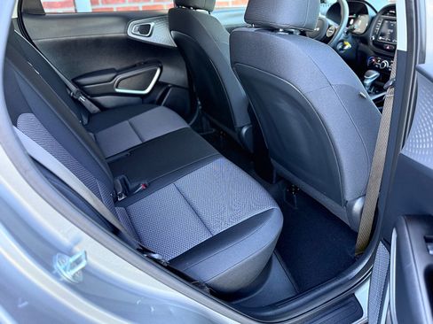 Used 2023 Kia Soul LX FWD image 31