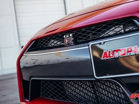 Used 2014 Nissan GT-R Premium image 25