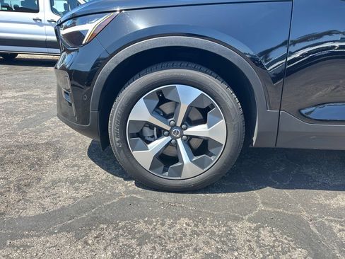 Used 2023 Volvo XC40 B5 Plus w/ Driver Assist Package AWD/4WD image 27