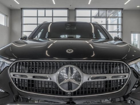 Used 2026 Mercedes-Benz GLC 300 4MATIC image 23