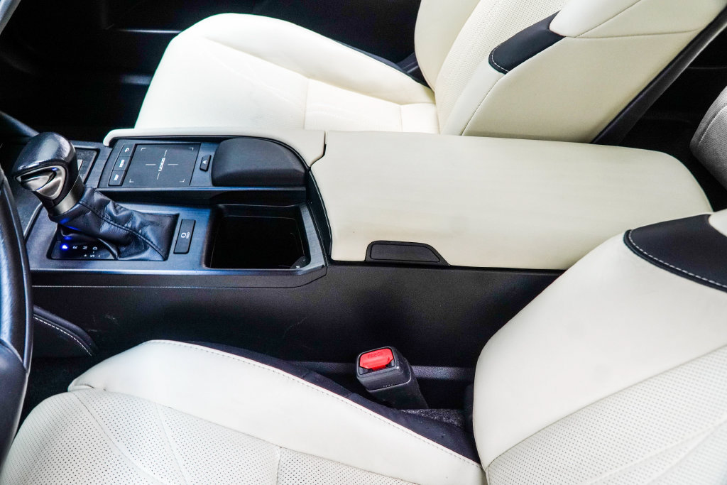 Used 2022 Lexus ES 350 Ultra Luxury w/ Accessory Package 2 FWD image 23