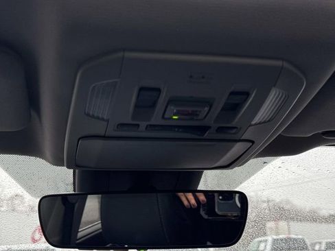 Used 2020 Toyota Highlander Limited image 18