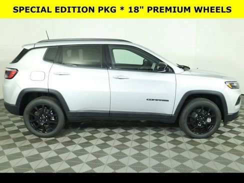 New 2026 Jeep Compass Latitude image 7