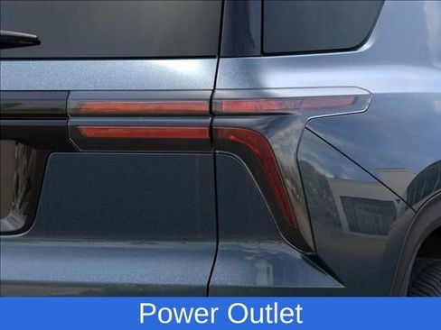 New 2026 Chevrolet Traverse LT image 11