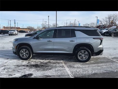 Certified 2025 Chevrolet Traverse LT image 5