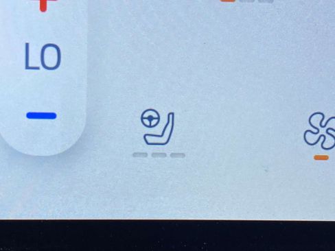 Used 2024 Ford Edge Titanium image 23