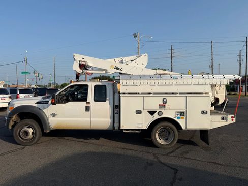 Used 2015 Ford F550 4x4 SuperCab Super Duty image 6
