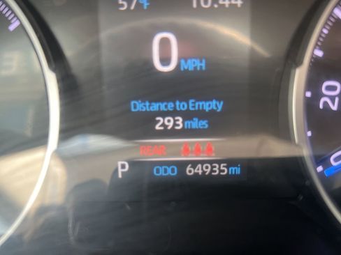 Used 2019 Toyota RAV4 LE image 9