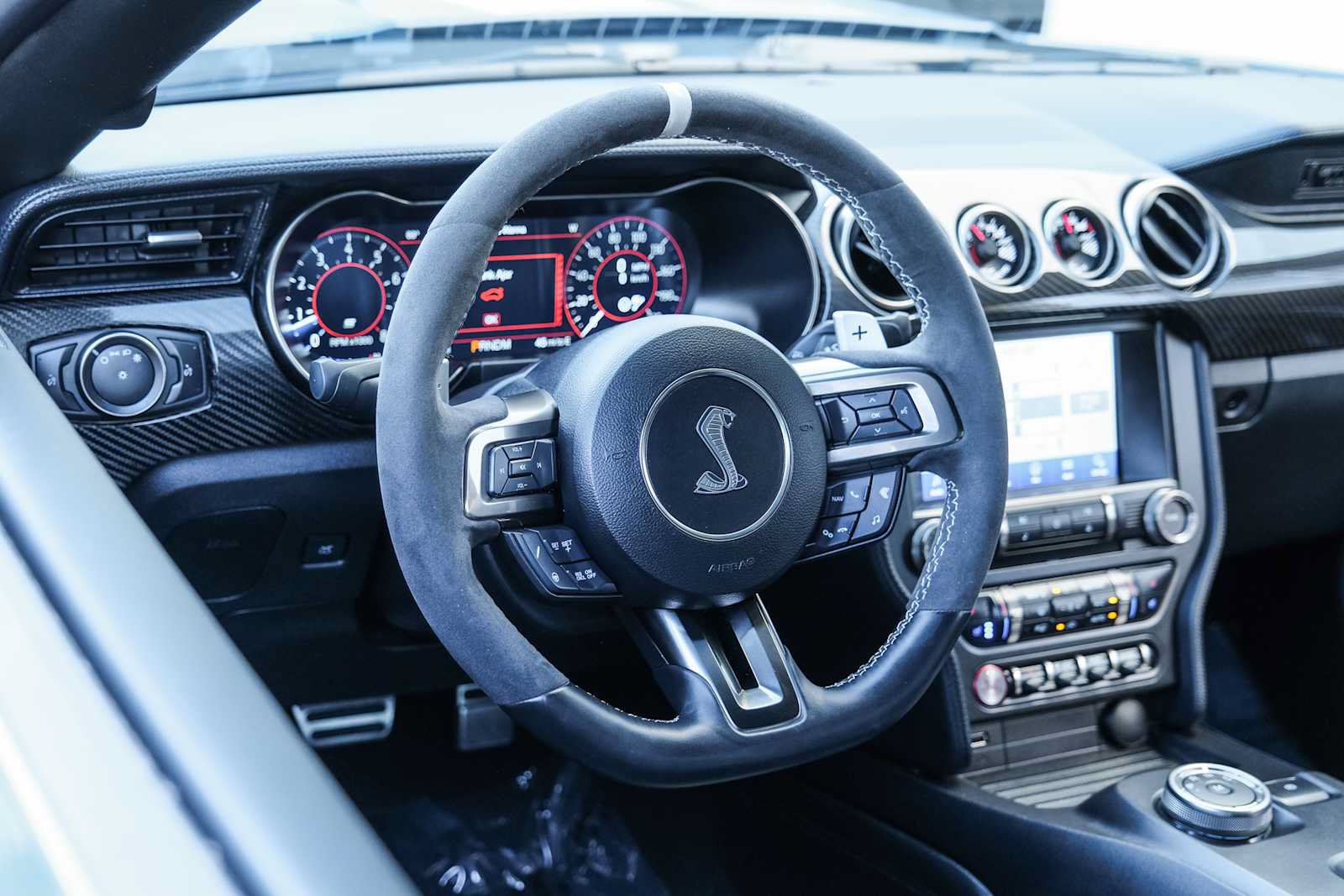 Used 2020 Ford Mustang Shelby GT500 w/ Technology Package RWD image 28