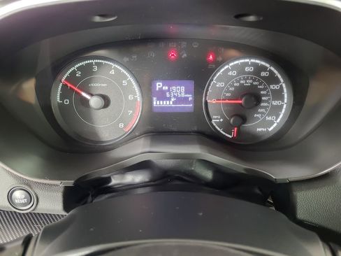 Used 2018 Subaru Crosstrek 2.0i Premium image 11