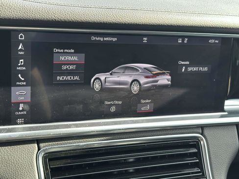 Used 2020 Porsche Panamera RWD image 28