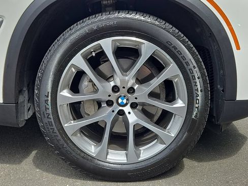 Used 2023 BMW X5 xDrive40i w/ Premium Package AWD/4WD image 8