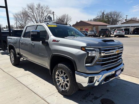 Used 2026 Chevrolet Silverado 3500 LTZ AWD/4WD image 6