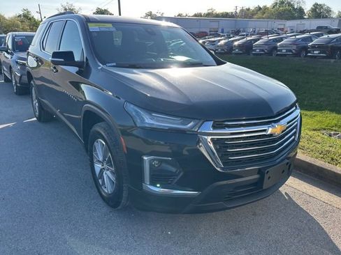 Used 2022 Chevrolet Traverse LT AWD/4WD image 2