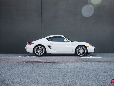Used 2011 Porsche Cayman image 47