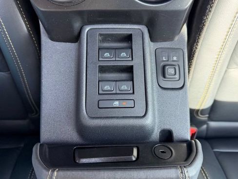 Used 2025 Ford Bronco Badlands AWD/4WD image 19