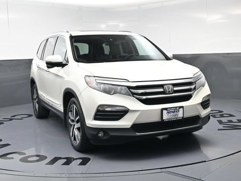 Used 2016 Honda Pilot Touring image 3