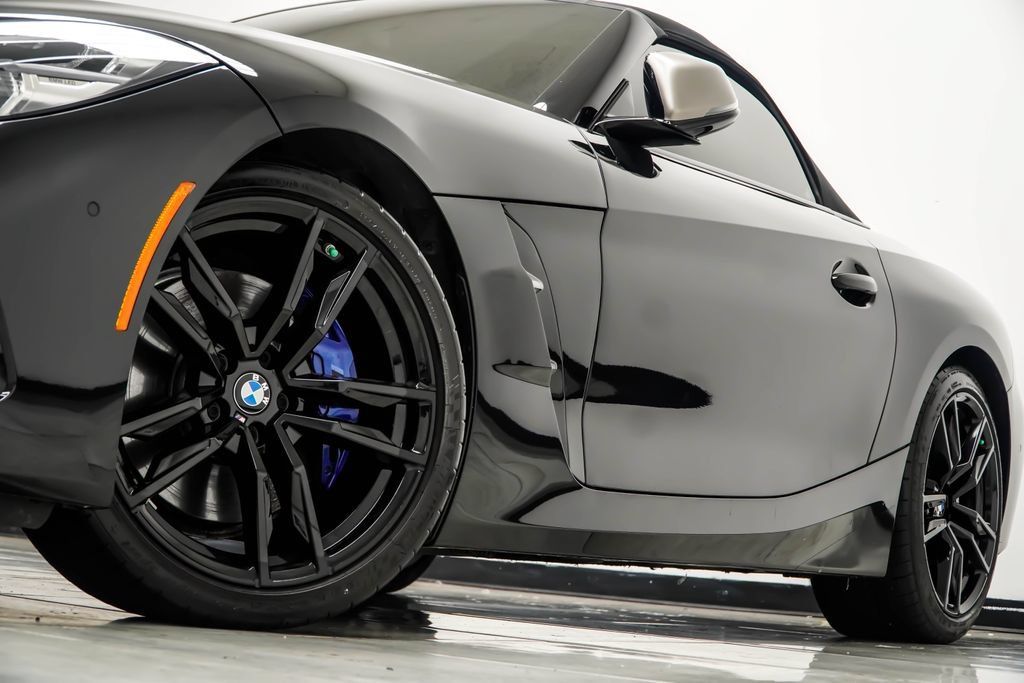 Used 2024 BMW Z4 M40i w/ Premium Package RWD image 4