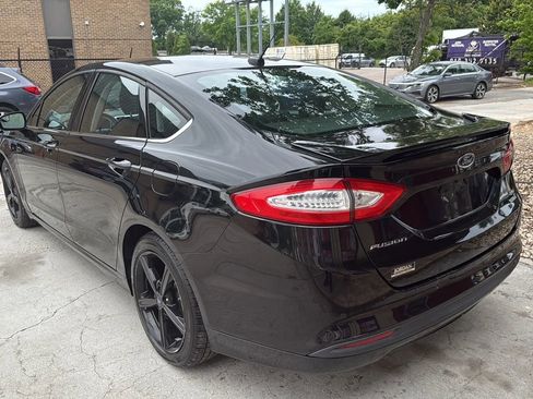 Used 2016 Ford Fusion SE FWD image 7