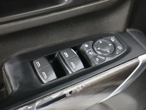 Used 2022 Chevrolet Silverado 2500 LTZ w/ LTZ Convenience Package image 23