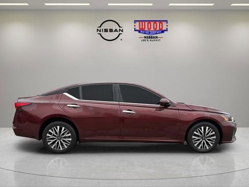 Used 2023 Nissan Altima 2.5 SV AWD/4WD image 2