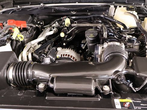 Used 2023 Jeep Gladiator Willys image 18