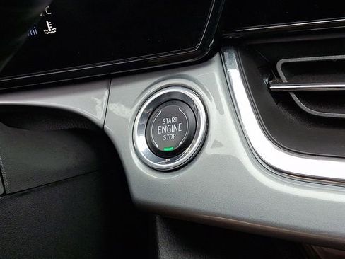 Used 2025 Chevrolet Trax LT FWD image 23