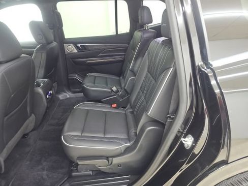 Used 2025 Buick Enclave Avenir w/ Super Cruise Package AWD/4WD image 4