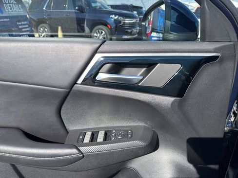 Used 2023 Mitsubishi Outlander SE image 11