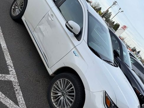 Used 2019 Mitsubishi Outlander SEL image 2