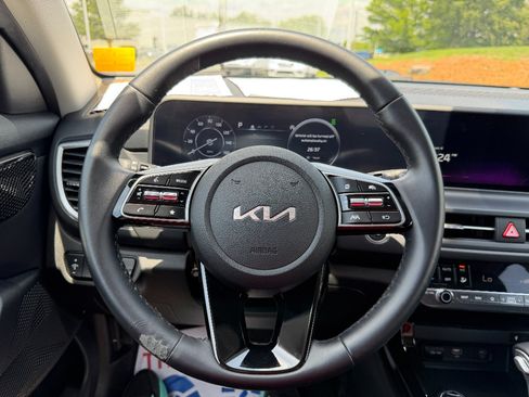Used 2024 Kia Seltos EX AWD/4WD image 30