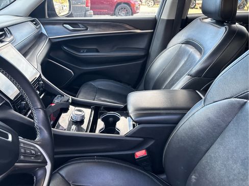 Used 2022 Jeep Grand Cherokee L Limited image 18