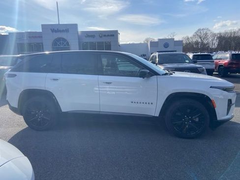 Used 2024 Jeep Wagoneer Launch Edition image 7