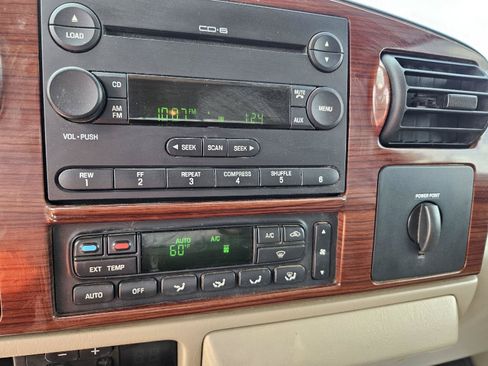 Used 2006 Ford F350 Lariat AWD/4WD image 26