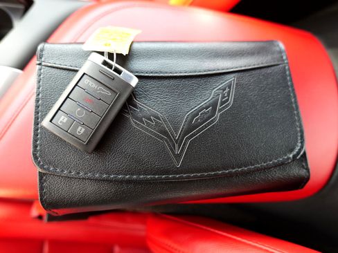 Used 2015 Chevrolet Corvette Z06 w/ Z07 Performance Package image 32