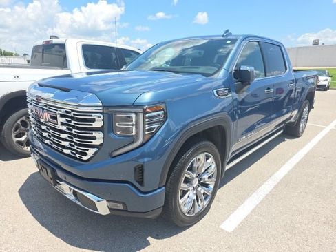 Used 2024 GMC Sierra 1500 Denali w/ Denali Reserve Package AWD/4WD image 1