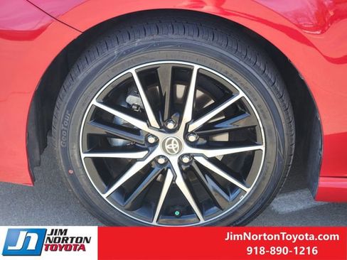 Used 2024 Toyota Camry SE image 13