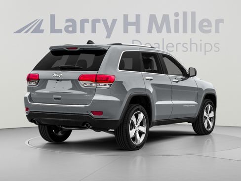 Used 2016 Jeep Grand Cherokee Laredo 75th Anniversary AWD/4WD image 2