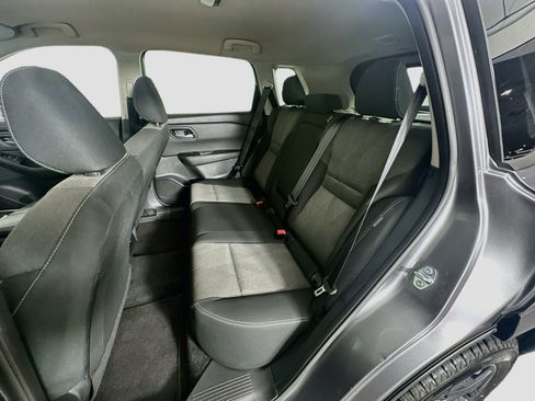 Used 2025 Nissan Rogue SV AWD/4WD image 28