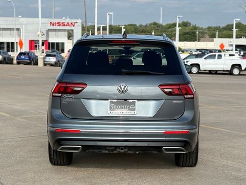 Used 2020 Volkswagen Tiguan SEL Premium R-Line w/ 3rd Row Seat Package AWD/4WD image 8