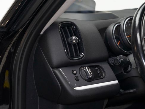 Used 2018 MINI Cooper Countryman S FWD image 18