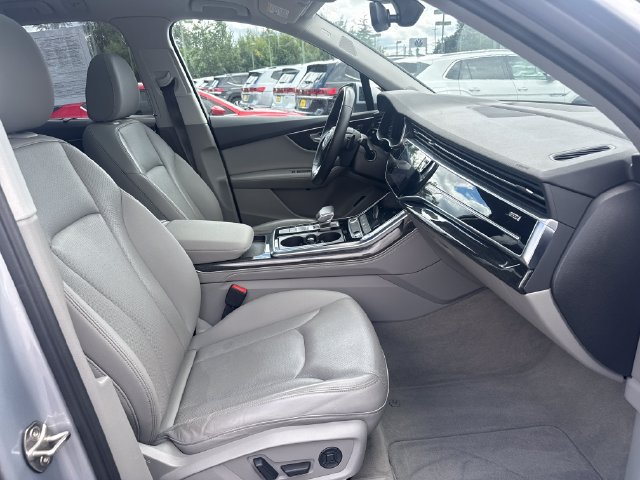 Used 2022 Audi Q7 3.0T Premium Plus w/ Premium Plus Package AWD/4WD image 9