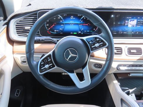 Certified 2021 Mercedes-Benz GLS 580 4MATIC image 6